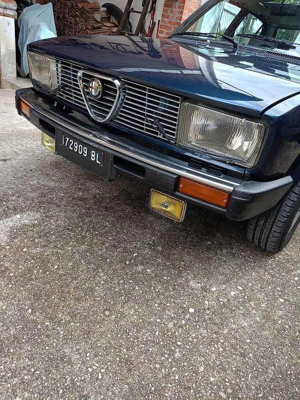 Blu/azzurro Usata 1983 Alfa Romeo Alfetta Tre volumi | 16.900 € - Immagine 1/4
