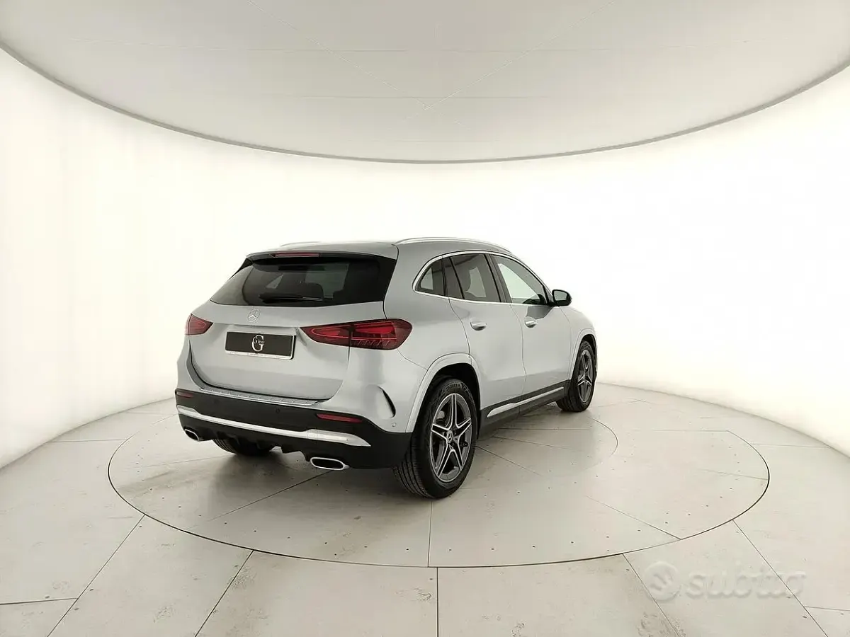 Usata Mercedes GLA200 Advanced Plus 150 CV (110 kW) 2024 Grigio SUV