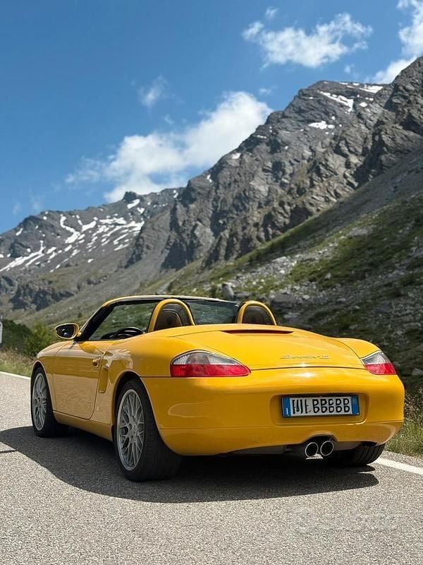 Usata Porsche 986 Boxster 252 CV (185 kW) 2001 Giallo Cabrio