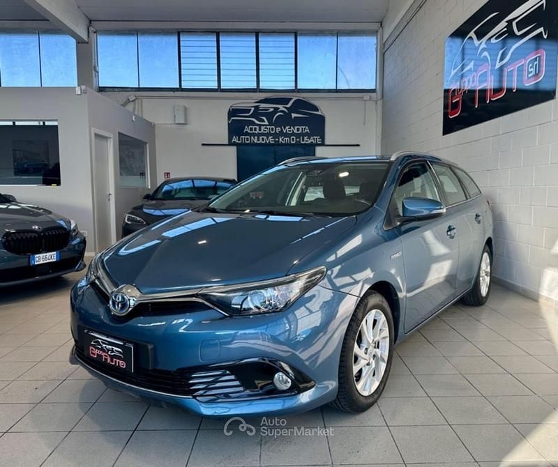 Usata Toyota Auris Hybrid Business Edition 99 CV (72 kW) 2019 Blu Station wagon