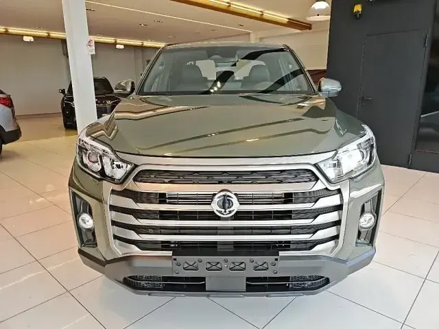 Nuova KGM Rexton 201 CV (147 kW) 2026 Verde metallizzato SUV