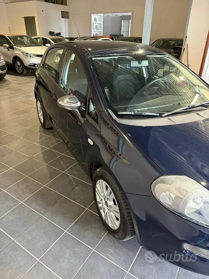 Usata Fiat Punto 77 CV (56 kW) 2016 Blu Utilitaria