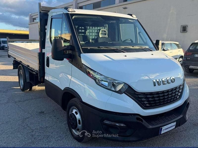 Usata Iveco Daily 160 CV (117 kW) 2021 Bianco