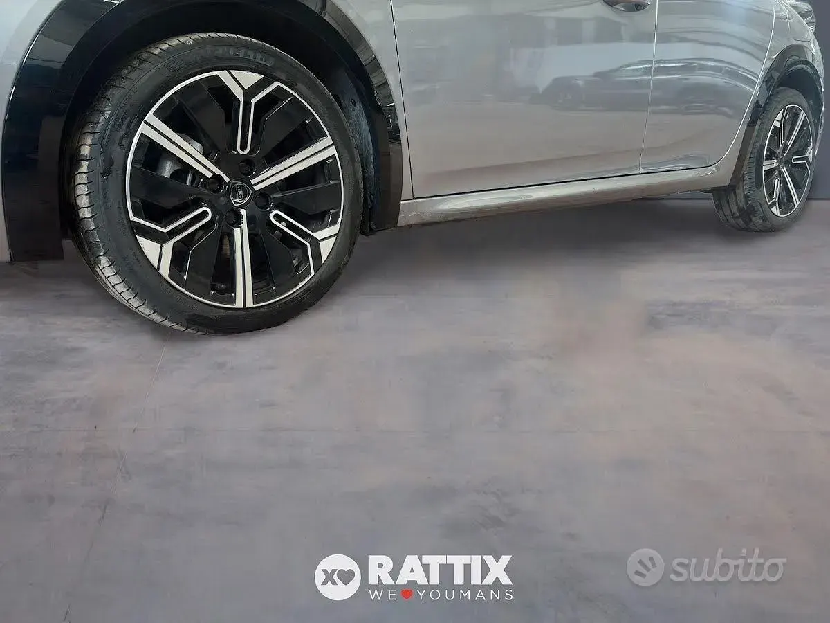 Usata Lancia Ypsilon 110 CV (80 kW) 2025 Grigio granito Utilitaria