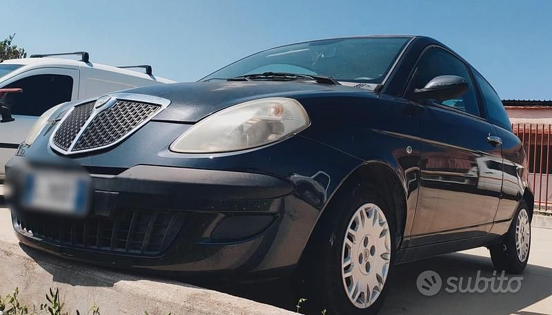 Usata Lancia Ypsilon 60 CV (44 kW) 2004 Blu Utilitaria