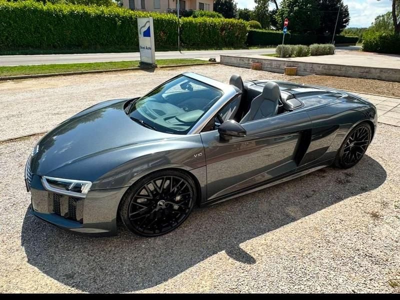 Usata Audi R8 Spyder 540 CV (397 kW) 2017 Titanio met. Cabrio