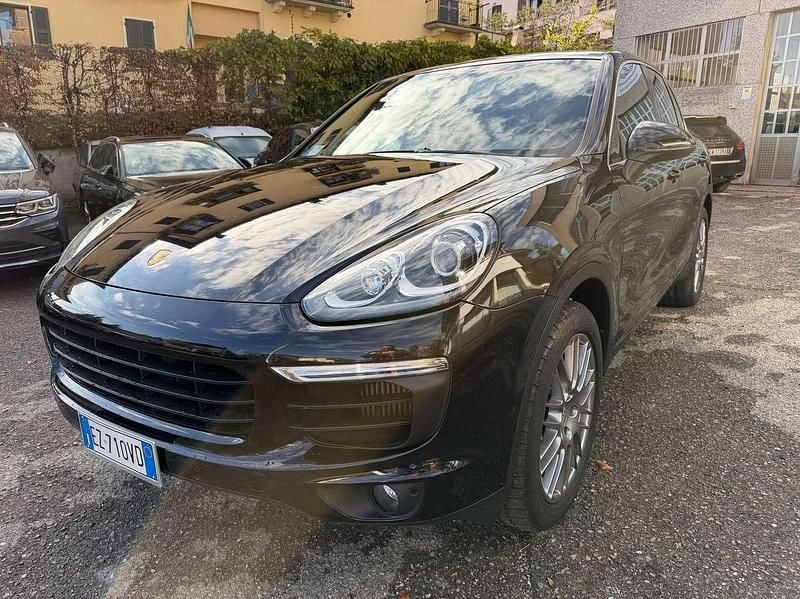 Nero Usata 2015 Porsche Cayenne SUV | 29.500 € (Buon prezzo) - Immagine 1/4