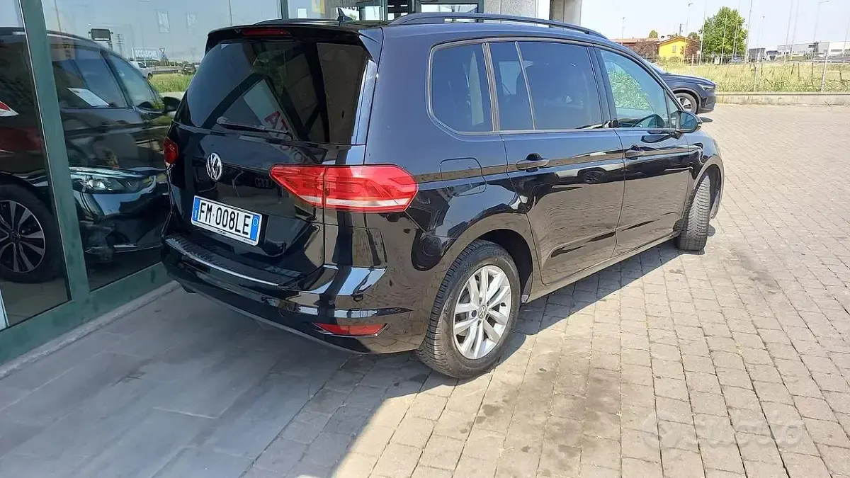 Usata VW Touran Highline 116 CV (85 kW) 2017 Nero Monovolume