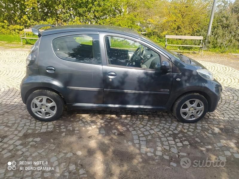 Usata Peugeot 107 54 CV (39 kW) 2006 Utilitaria