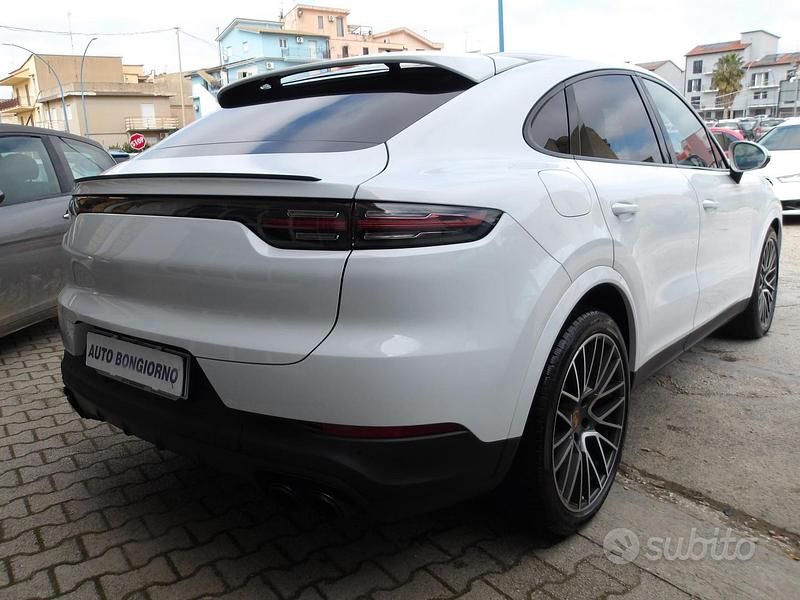 Usata Porsche Cayenne Coupe 339 CV (249 kW) 2019 Bianco Coupé