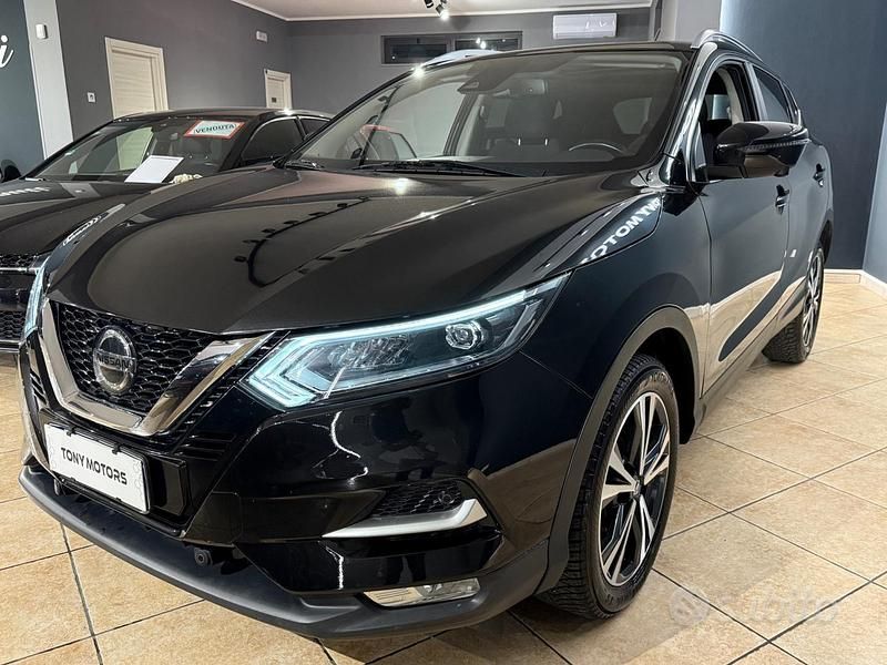 Usata Nissan Qashqai N-Connecta 130 CV (95 kW) 2018 Nero SUV