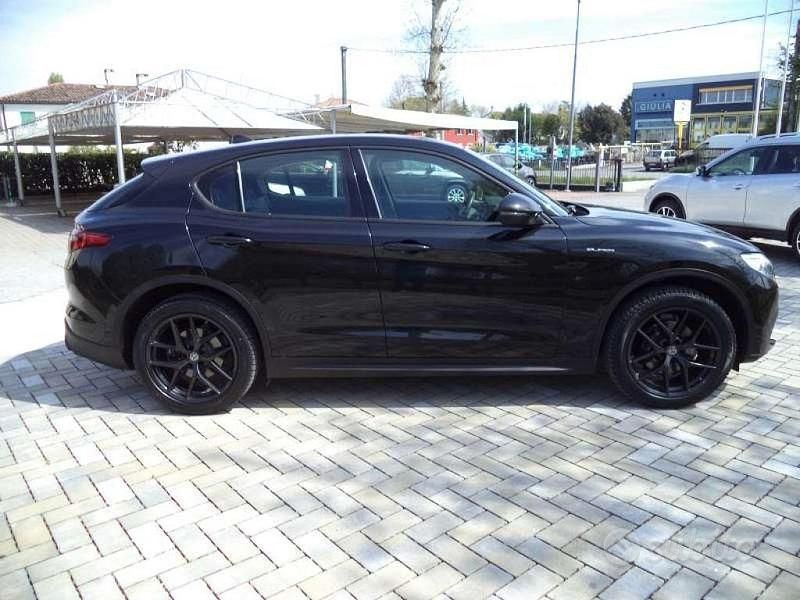 Usata Alfa Romeo Stelvio Executive 201 CV (147 kW) 2020 Nero metallizato SUV