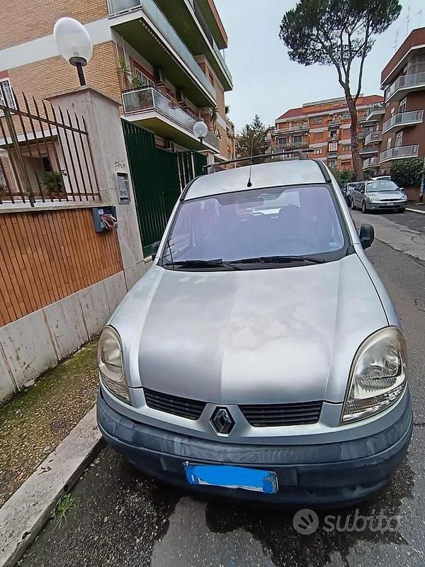 Usata Renault Kangoo 2004 Grigio Monovolume