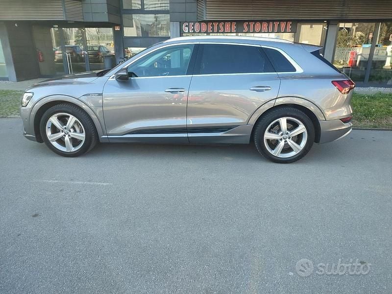 Usata Audi e-tron Comfort 230 kW (313 CV) 2019 Grigio SUV