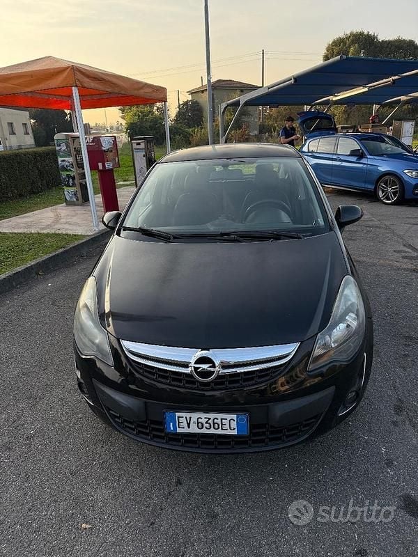 Usata Opel Corsa 86 CV (63 kW) 2014 Utilitaria
