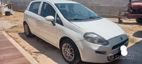 Bianco Usata 2015 Fiat Punto Evo Due volumi | 5500 € (Buon prezzo) - Immagine 1/4
