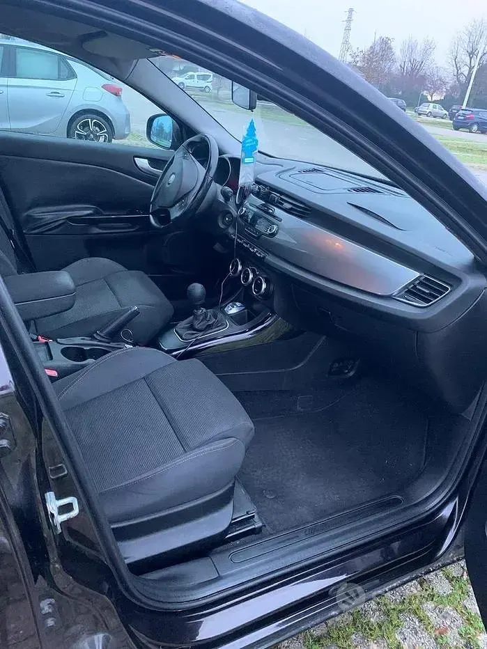 Usata Alfa Romeo Giulietta 170 CV (125 kW) 2010 Nero Utilitaria