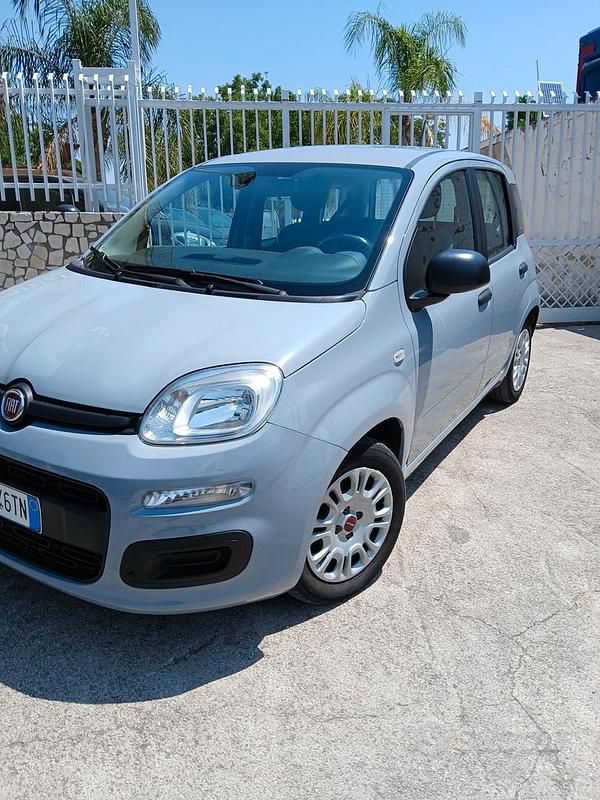 Usata Fiat Panda Easy 70 CV (51 kW) 2020 Grigio Utilitaria