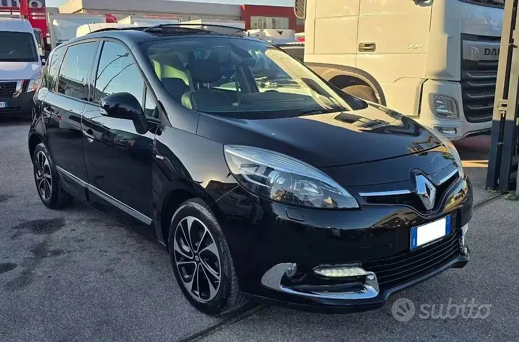 Usata Renault Scénic 110 CV (80 kW) 2015 Nero Monovolume