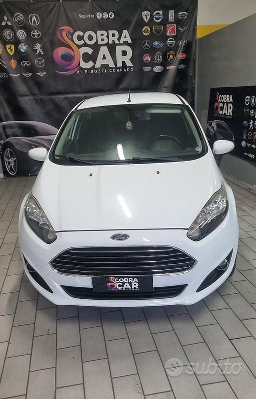 Bianco Usata 2013 Ford Fiesta Titanium Utilitaria | 4499 € (Ottimo prezzo) - Immagine 1/4