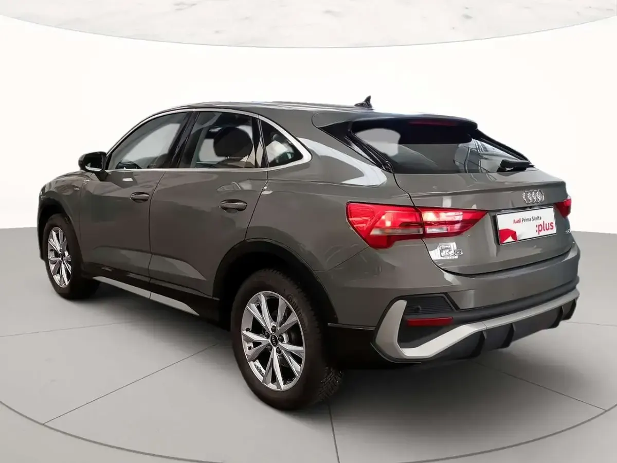 Usata Audi Q3 Sportback S-Line 150 CV (110 kW) 2023 Grigio chronos metallizzato SUV