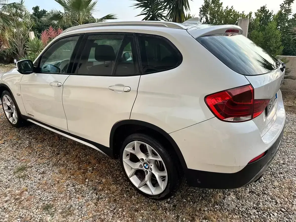 Usata BMW X1 177 CV (130 kW) 2011 Bianco SUV