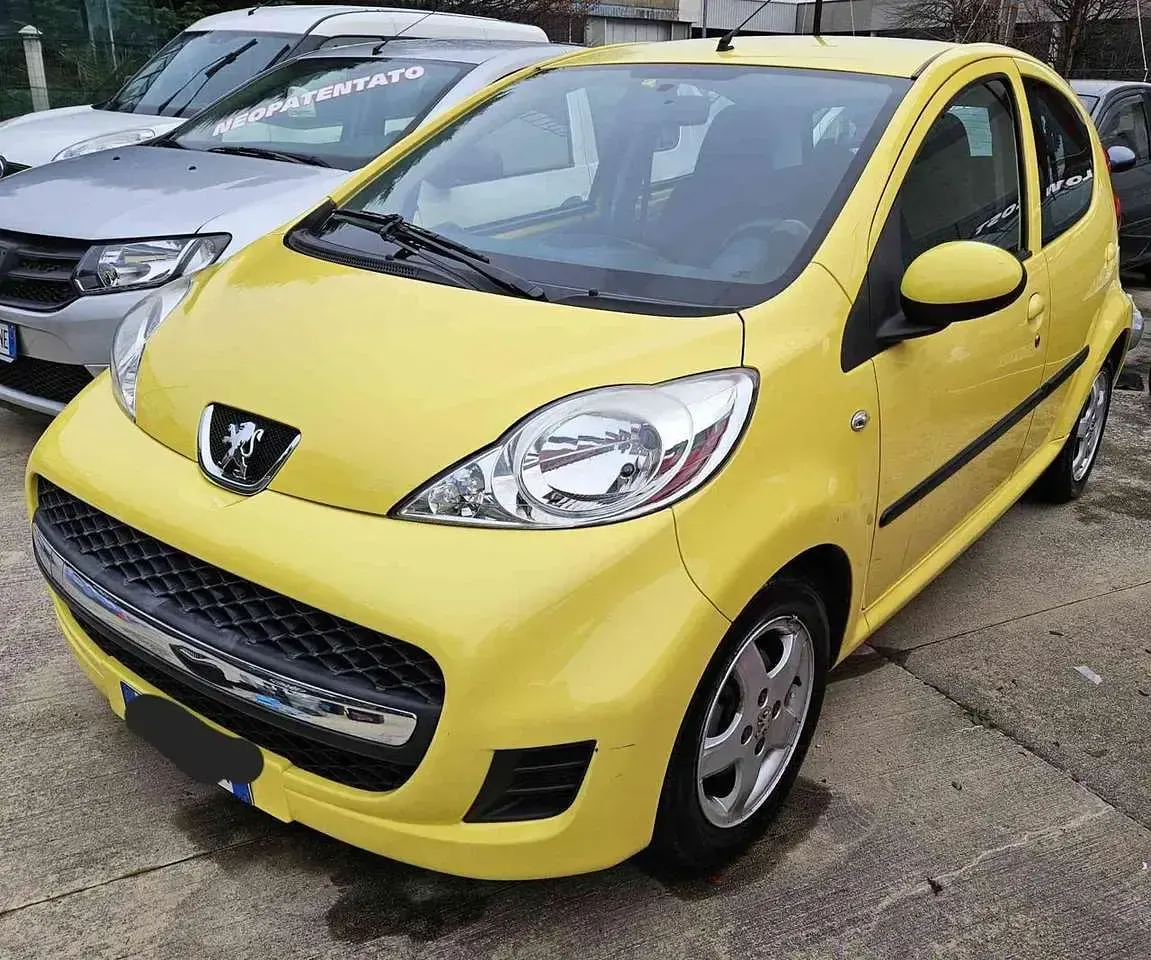 Usata Peugeot 107 Urban Move 68 CV (50 kW) 2012 Giallo Utilitaria