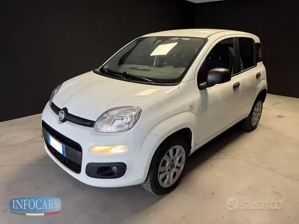 Usata Fiat Panda Easy 84 CV (61 kW) 2018 Bianco pastello Utilitaria