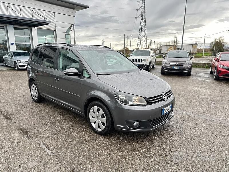 Usata VW Touran Comfortline 105 CV (77 kW) 2013 Grigio Monovolume