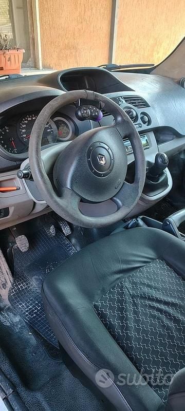 Usata Renault Kangoo 75 CV (55 kW) 2010 Monovolume