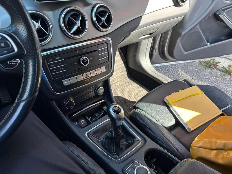 Usata Mercedes CLA180 Shooting Brake Edition 109 CV (80 kW) 2016 Grigio Station wagon