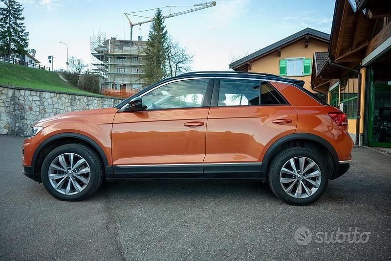 Usata VW T-Roc Style 150 CV (110 kW) 2018 Arancione SUV