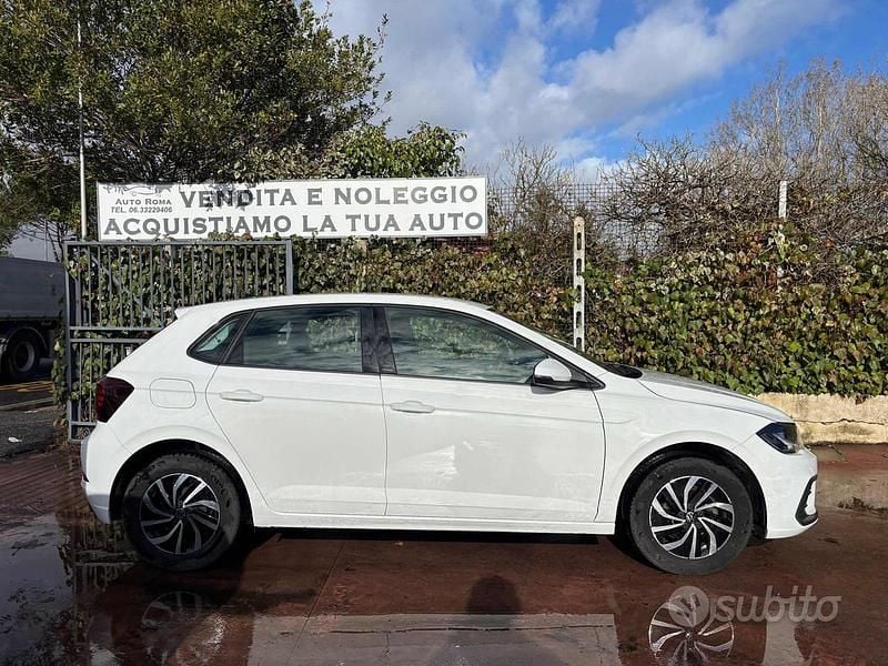 Usata VW Polo Life 95 CV (69 kW) 2022 Bianco puro Berlina
