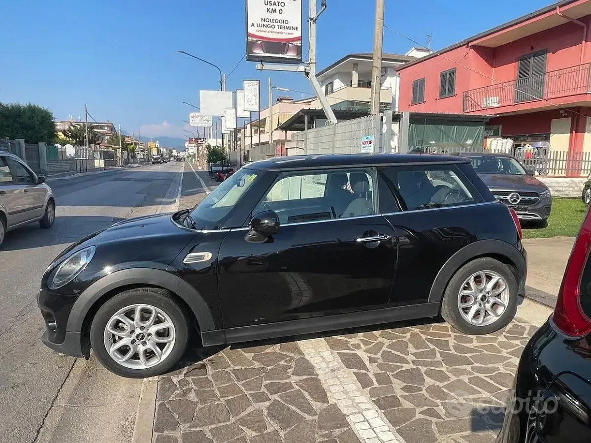 Usata Mini One D 116 CV (85 kW) 2019 Nero Utilitaria