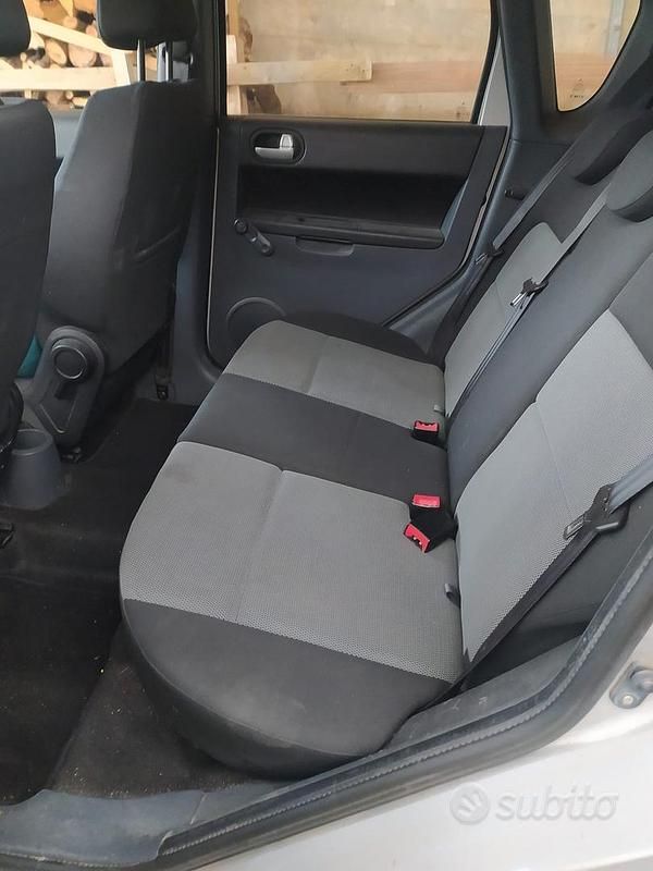 Usata Mitsubishi Colt 95 CV (69 kW) 2010 Grigio Utilitaria