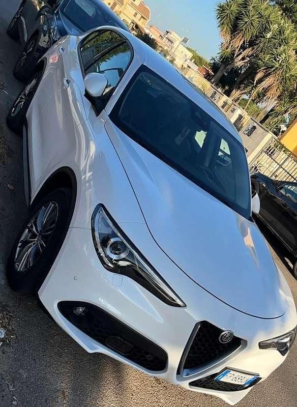 Usata Alfa Romeo Stelvio Executive 179 CV (131 kW) 2018 Bianco SUV