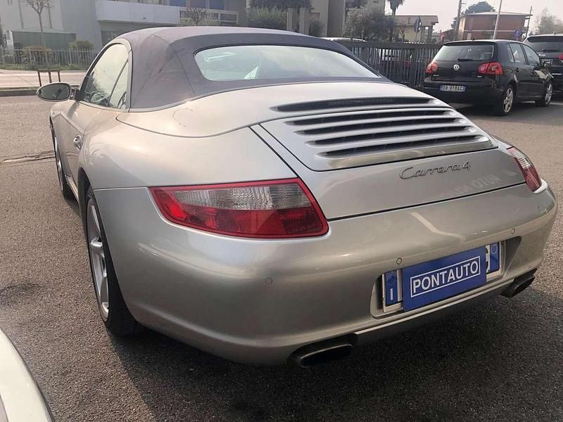 Usata Porsche 997 325 CV (239 kW) 2005 Argento Cabrio
