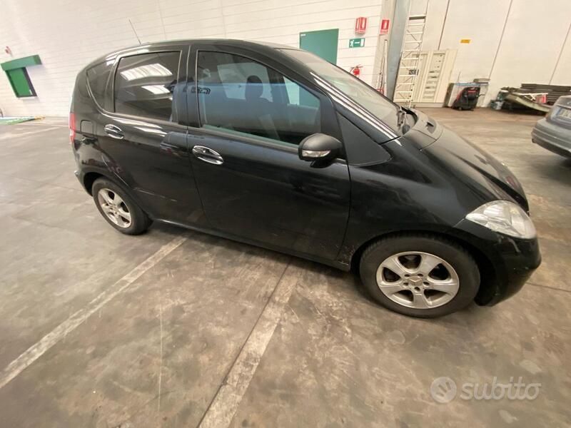 Usata Mercedes A180 109 CV (80 kW) 2007 Nero Monovolume