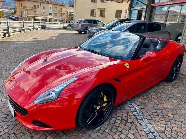 Usata Ferrari California 560 CV (411 kW) 2015 Cabrio