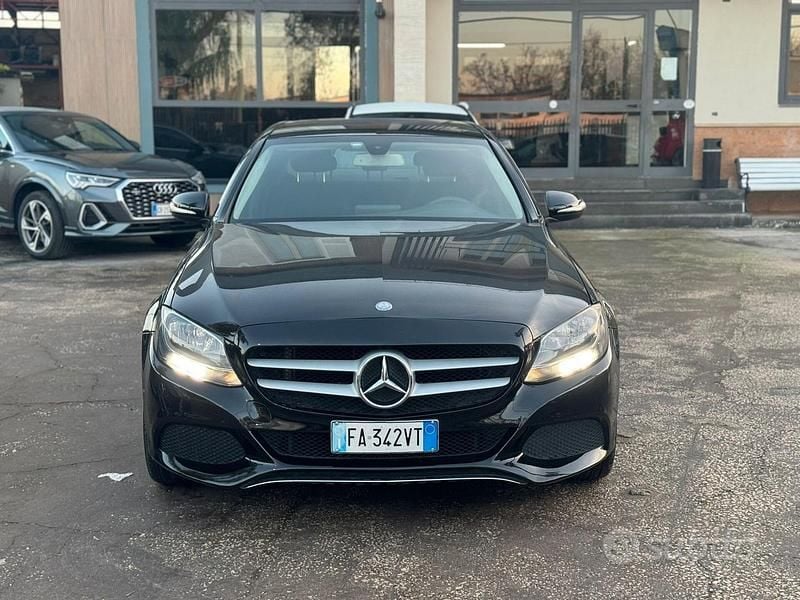 Usata Mercedes C180 Premium 115 CV (84 kW) 2015 Nero Berlina