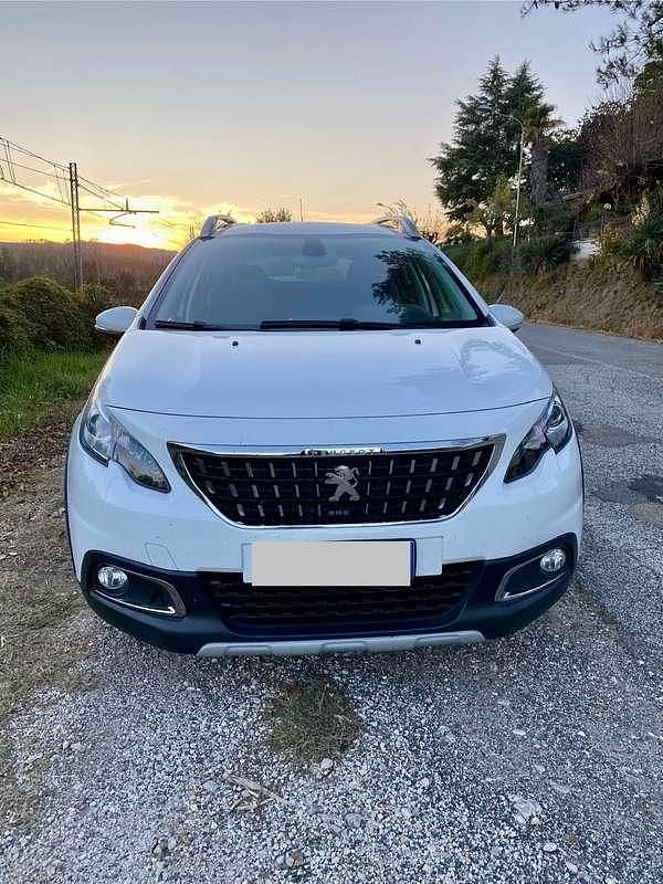 Usata Peugeot 2008 Allure 102 CV (75 kW) 2019 Bianco SUV