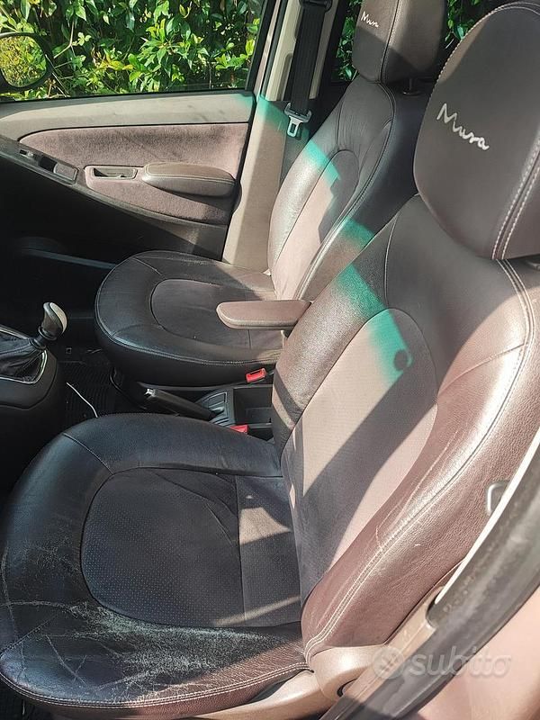 Usata Lancia Musa 95 CV (69 kW) 2008 Marrone Monovolume