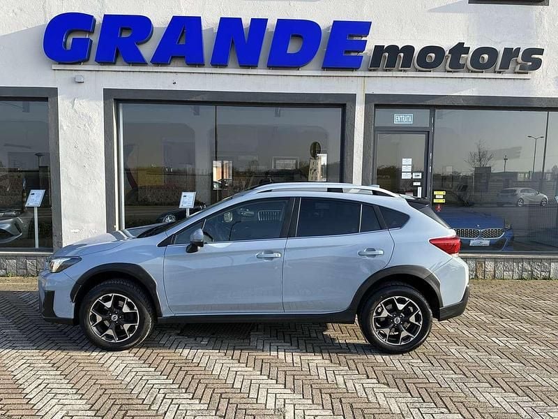 Usata Subaru XV Premium 114 CV (83 kW) 2018 Cool gray SUV
