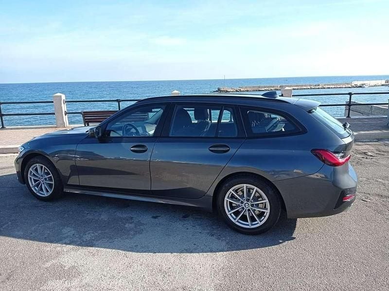 Usata BMW 320 Efficient Dynamics 190 CV (139 kW) 2020 Nero Station wagon