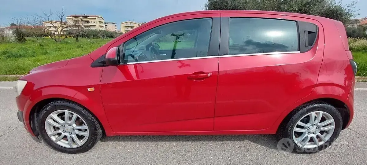Usata Chevrolet Aveo 95 CV (69 kW) 2013 Rosso Berlina