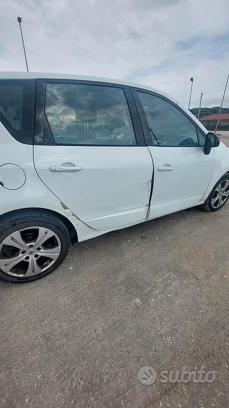 Usata Renault Scénic III 2011 Bianco Monovolume