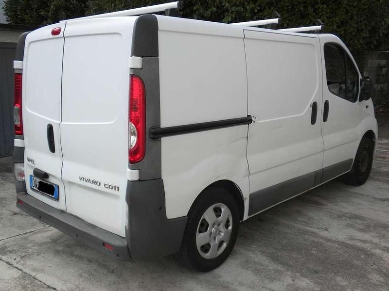 Usata Opel Vivaro 114 CV (83 kW) 2009 Bianco Monovolume