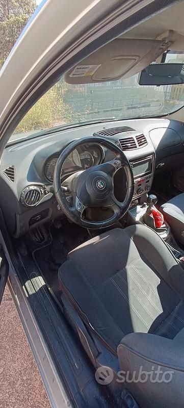 Usata Alfa Romeo 147 120 CV (88 kW) 2006 Utilitaria