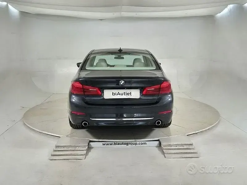 Usata BMW 530 Luxury Line 249 CV (183 kW) 2018 Grigio Berlina