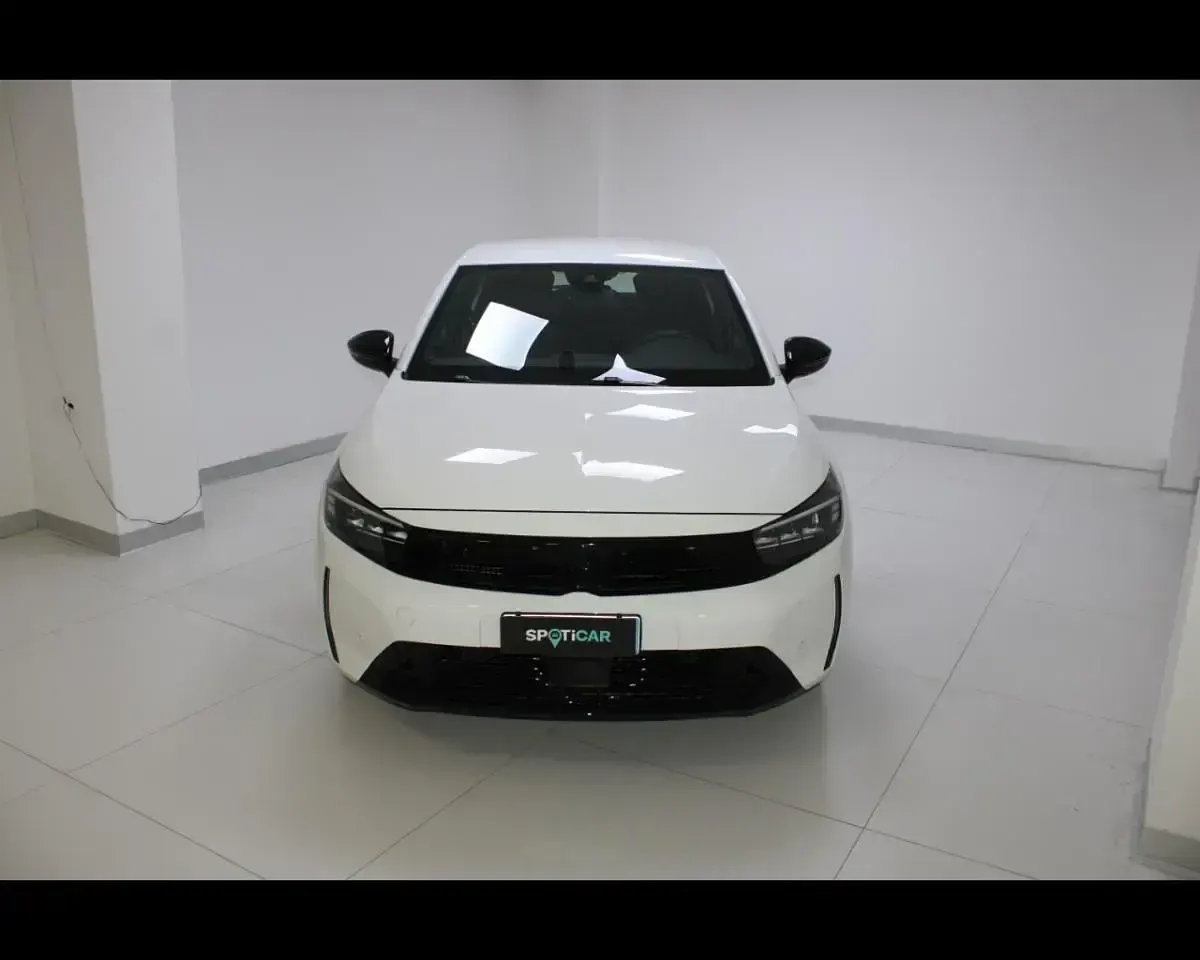 Usata Opel Corsa 101 CV (74 kW) 2025 Argento Utilitaria
